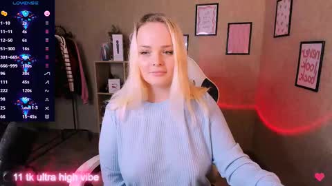 Snapshot of marcelinepeach chatting on 02.20.25 Sara online show from 02.20.25