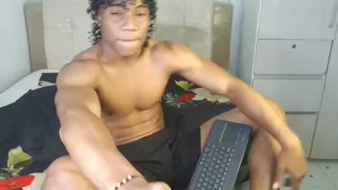 Snapshot of marcelo_dosantos77 chatting on 06.25.26 MARCELO online show from 06.25.26