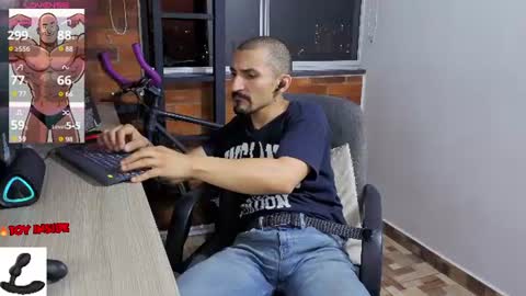 Snapshot of marckmuscle chatting on 06.11.26 Marck Independent model online show from 06.11.26