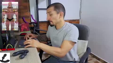 Snapshot of marckmuscle chatting on 06.22.26 Marck Independent model online show from 06.22.26