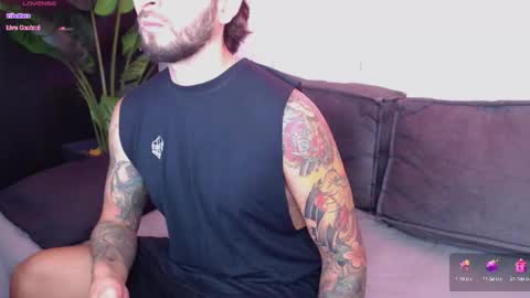 Snapshot of marco_allison43 chatting on 09.26.25 marco_allison43 online show from 09.26.25