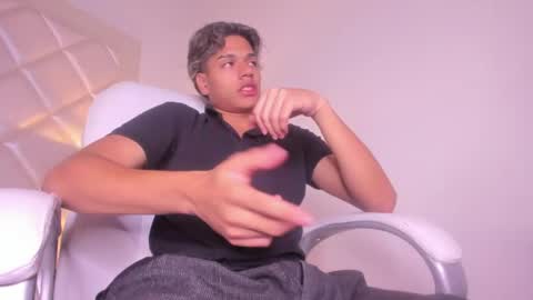Snapshot of marco_deluxe chatting on 04.23.26 marco_deluxe online show from 04.23.26