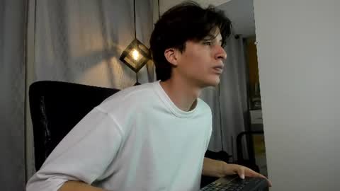 Snapshot of marcoviolet chatting on 06.24.26 marcoviolet online show from 06.24.26