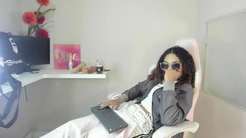 marfilastrom online show from 01.15.25