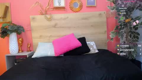 Snapshot of margare_scarlett chatting on 01.05.25 margare_scarlett online show from 01.05.25