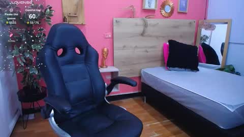 Snapshot of margare_scarlett chatting on 10.10.25 margare_scarlett online show from 10.10.25
