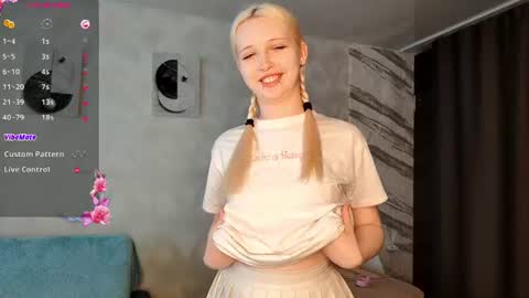 Snapshot of margaretasey chatting on 06.20.26 Margaret online show from 06.20.26