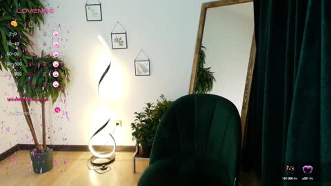 Snapshot of margeritirell chatting on 01.24.25 Margo online show from 01.24.25