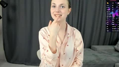 Mia online show from 04.25.26