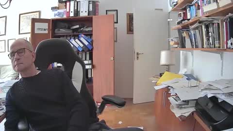 Snapshot of marginalie chatting on 10.26.25 marginalie online show from 10.26.25