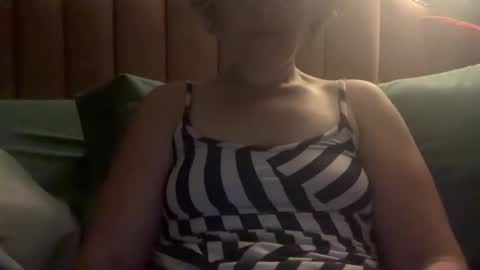 Elle online show from 10.28.25