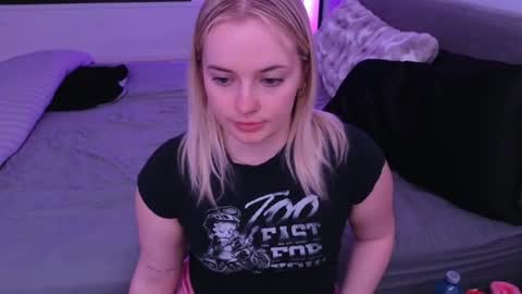 Snapshot of margot_robbie7 chatting on 05.15.26 margot_robbie7 online show from 05.15.26