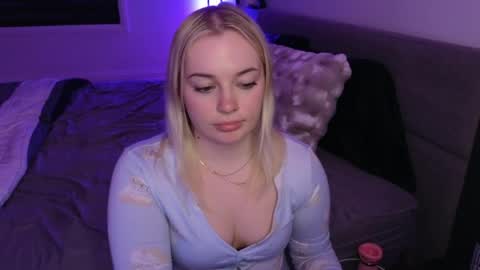 Snapshot of margot_robbie7 chatting on 05.26.26 margot_robbie7 online show from 05.26.26