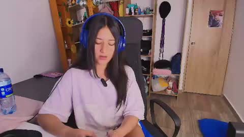 Snapshot of mari_mar69 chatting on 07.24.26 mari_mar69 online show from 07.24.26