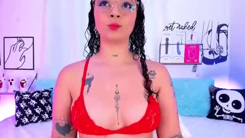 Mari Sweett  online show from 10.21.25