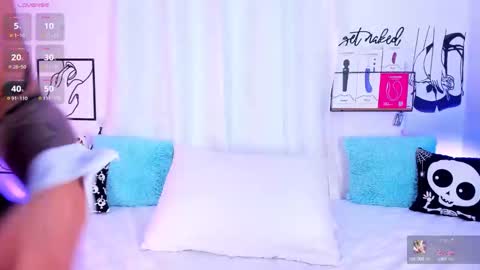 Mari Sweett  online show from 10.25.25