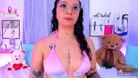 Mari Sweett  online show from 11.04.25