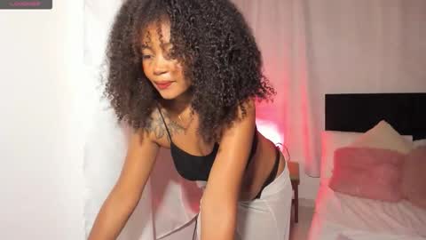 V A N E S S A  online show from 10.09.25