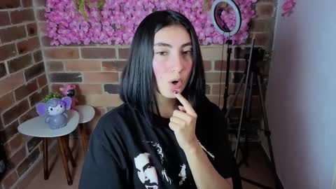 Snapshot of mariagh_ chatting on 04.24.26 Maria online show from 04.24.26