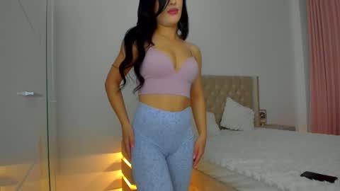 Snapshot of marialove221 chatting on 01.11.26 MariaLove online show from 01.11.26