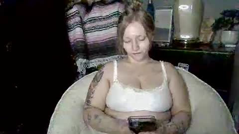 Snapshot of mariamaybe24 chatting on 02.26.25 Mariah online show from 02.26.25