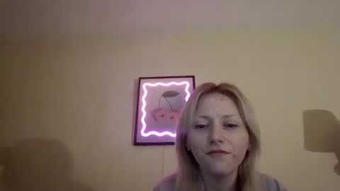 Snapshot of mariamaybe24 chatting on 12.04.25 Mariah online show from 12.04.25