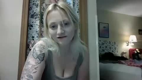 Snapshot of mariamaybe24 chatting on 01.14.26 Mariah online show from 01.14.26
