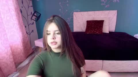 Snapshot of mariamcute_ chatting on 02.19.25 M A R I A N A online show from 02.19.25