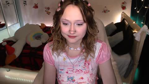 Snapshot of mariamilkis chatting on 12.04.24 Maria online show from 12.04.24