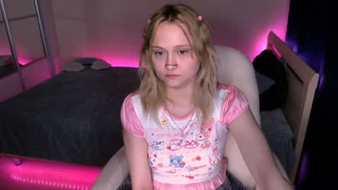 Snapshot of mariamilkis chatting on 01.18.25 Maria online show from 01.18.25