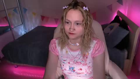 Snapshot of mariamilkis chatting on 01.29.25 Maria online show from 01.29.25