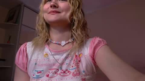 Snapshot of mariamilkis chatting on 01.29.25 Maria online show from 01.29.25