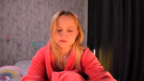 Snapshot of mariamilkis chatting on 02.08.25 Maria online show from 02.08.25