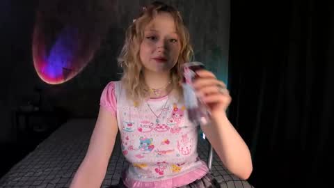 Snapshot of mariamilkis chatting on 02.10.25 Maria online show from 02.10.25