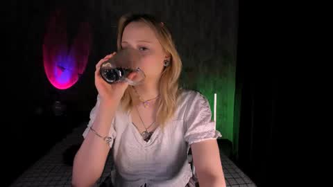 Snapshot of mariamilkis chatting on 02.13.25 Maria online show from 02.13.25