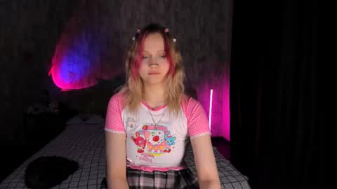 Snapshot of mariamilkis chatting on 02.18.25 Maria online show from 02.18.25