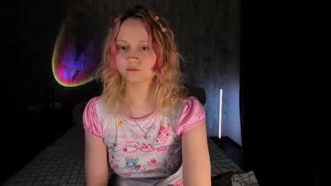 Snapshot of mariamilkis chatting on 02.22.25 Maria online show from 02.22.25