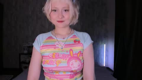 Snapshot of mariamilkis chatting on 09.11.25 Maria online show from 09.11.25