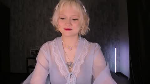 Snapshot of mariamilkis chatting on 09.14.25 Maria online show from 09.14.25