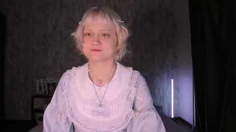 Snapshot of mariamilkis chatting on 09.16.25 Maria online show from 09.16.25