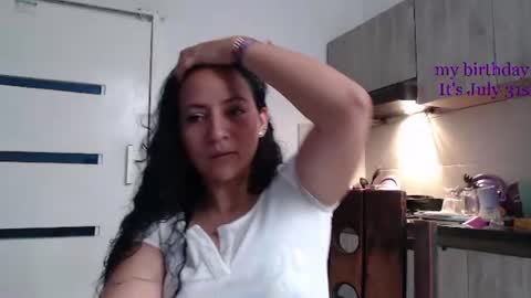 Snapshot of mariamualata chatting on 07.04.26 mariamualata online show from 07.04.26