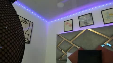 Snapshot of marian_pinzon chatting on 03.04.25 Marian online show from 03.04.25