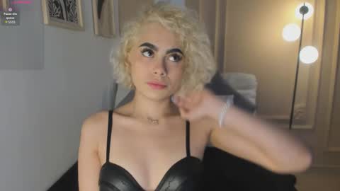 Snapshot of marian_pinzon chatting on 02.02.26 Marian online show from 02.02.26