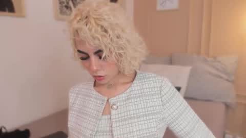 Snapshot of marian_pinzon chatting on 02.18.26 Marian online show from 02.18.26