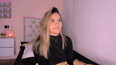 Mariana Roe online show from 02.19.25