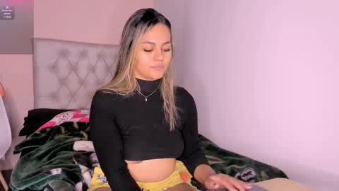 Mariana Roe online show from 02.19.25