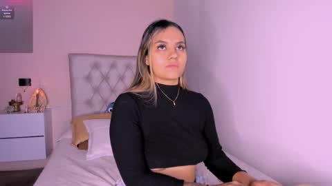 Mariana Roe online show from 03.04.25