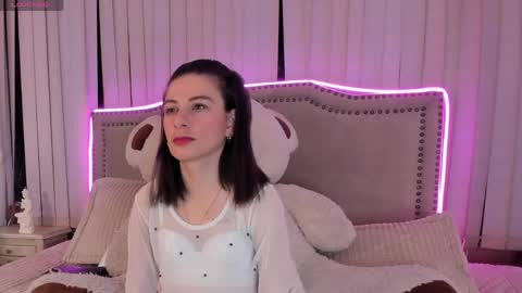 Snapshot of mariana__thompson chatting on 06.03.26 mariana__thompson online show from 06.03.26