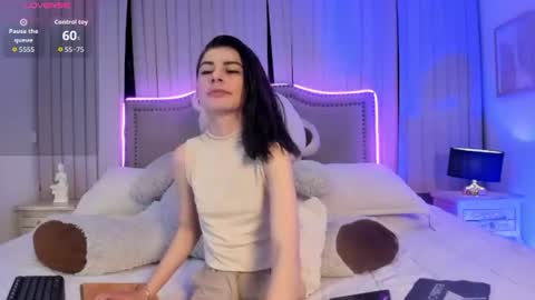 Snapshot of mariana__thompson chatting on 06.27.26 mariana__thompson online show from 06.27.26
