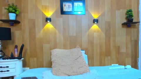 Mariana Angel online show from 02.28.25